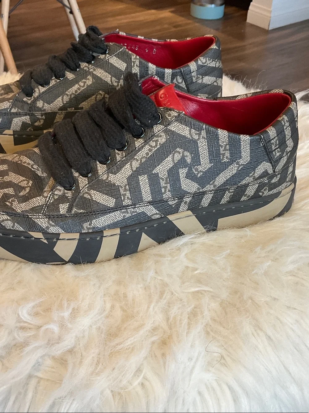 Gucci sneakers bold